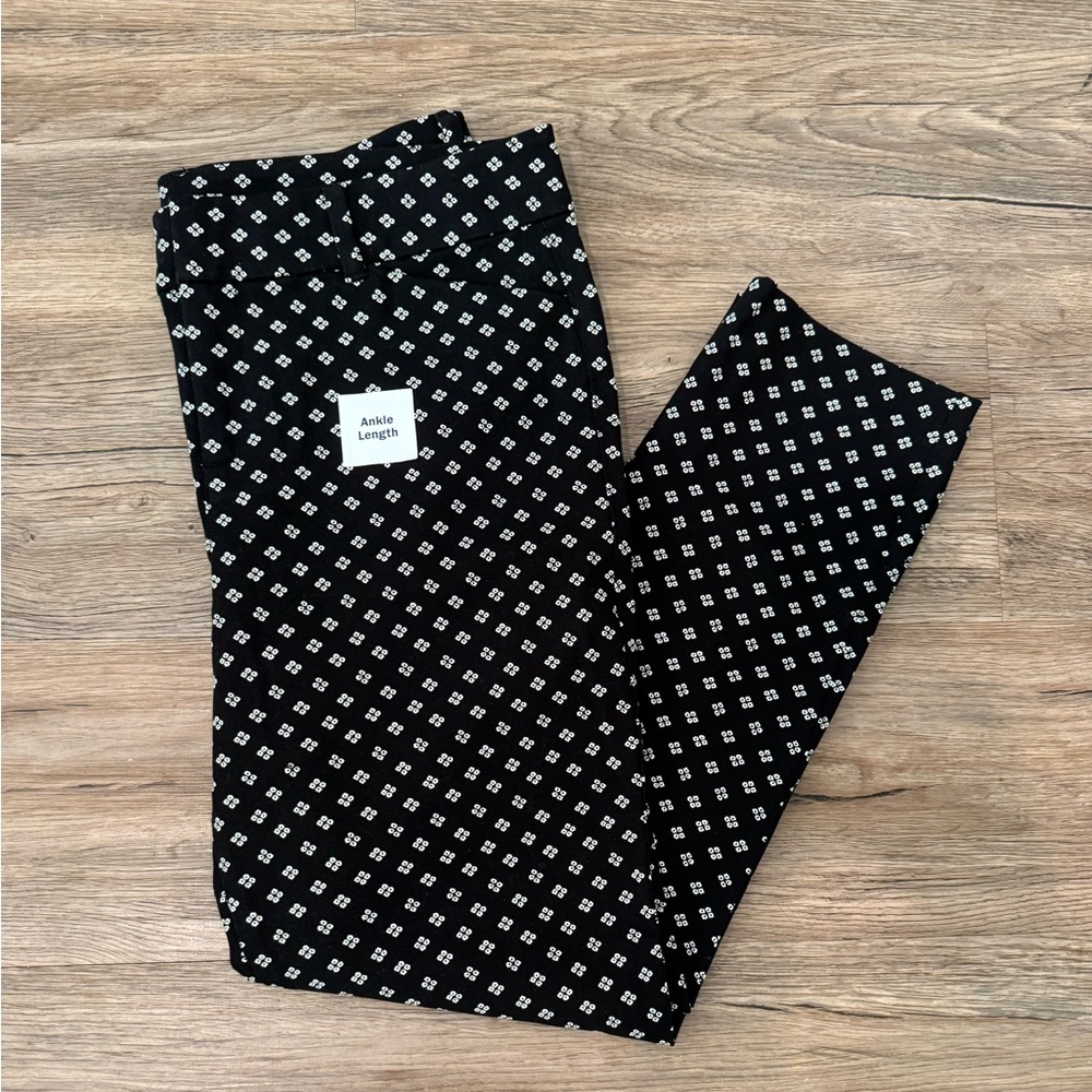Old Navy Black and White Patterned Pixie Pants
